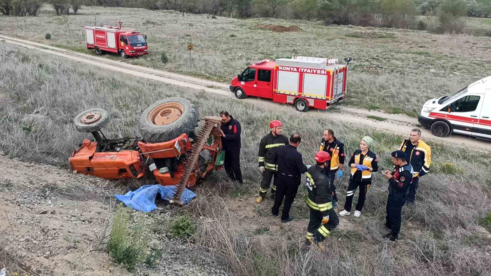 Şarampole devrilen traktörün altında kalan sürücü öldü
