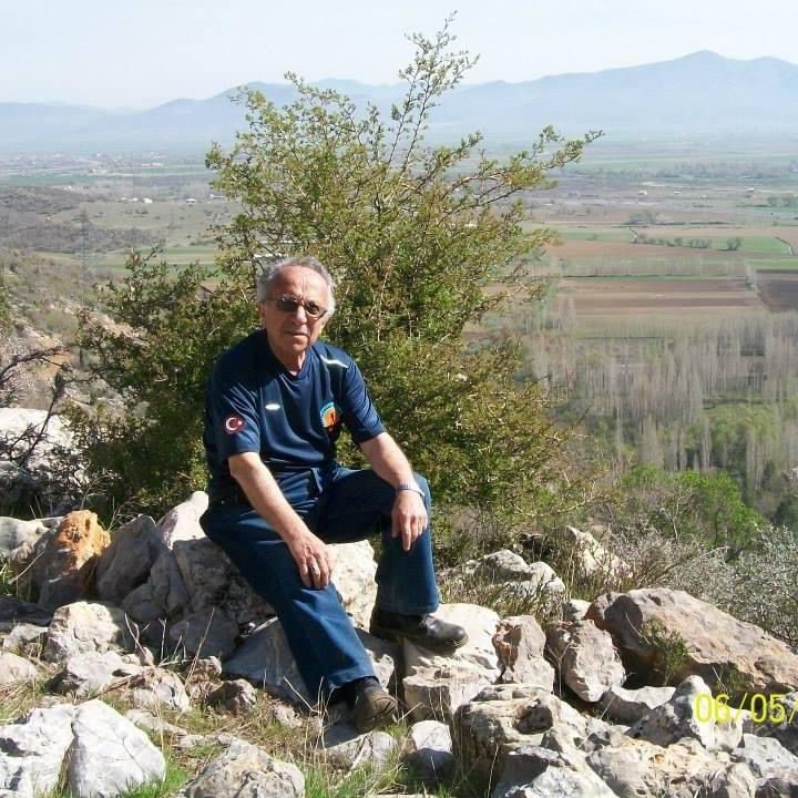 Mersin’de tırmanışa geldiği dağlık alanda kayıp olan emekli öğretim üyesi aranıyor
