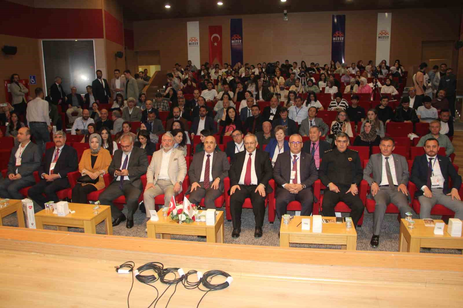 10 ülkeden 77 bilim insanının katıldığı ’İrfan Geleneği’ sempozyumu başladı