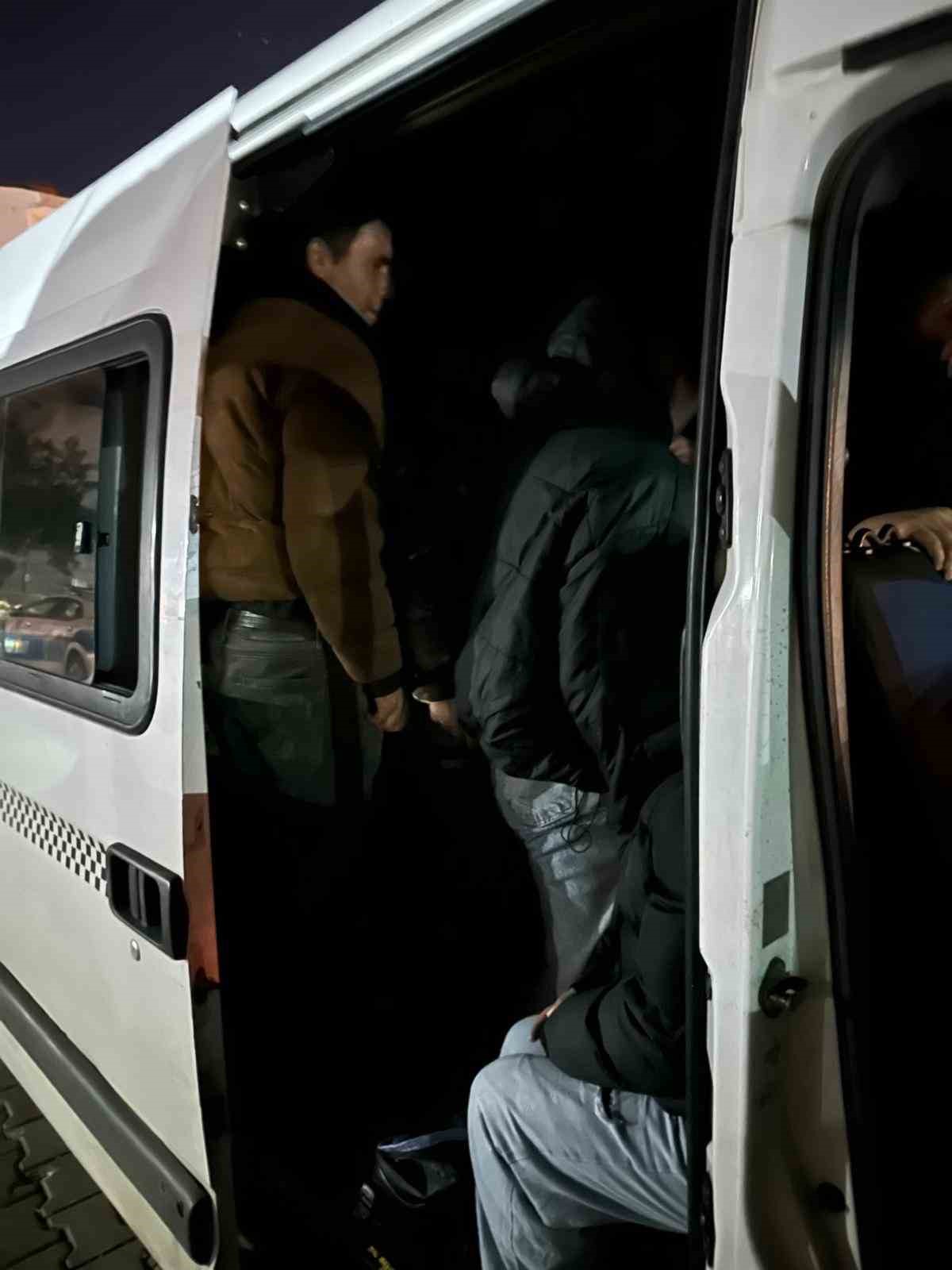 Çanakkale’de 8 kaçak göçmen yakalandı
