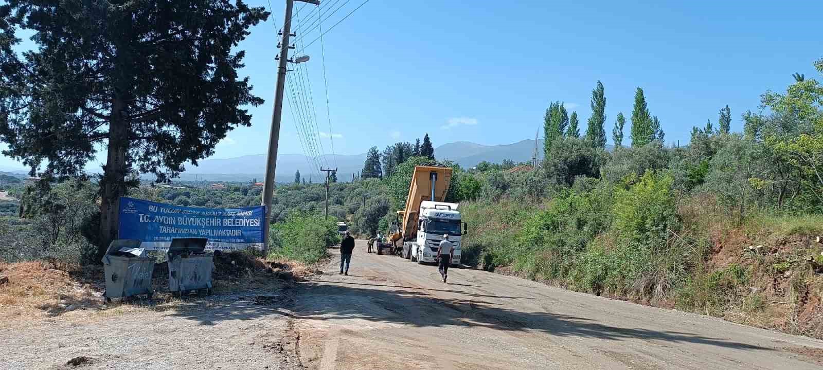 Aydın Büyükşehir Belediyesi’nden Karacasu’da yol yapım çalışması
