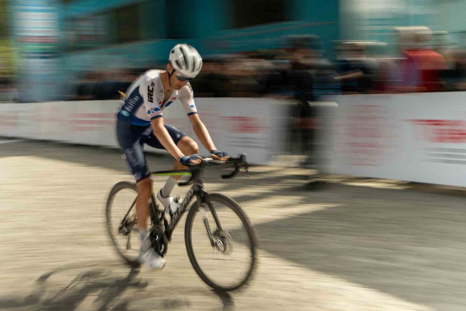 Kuşadası-Manisa etabını Van den Broek kazandı
