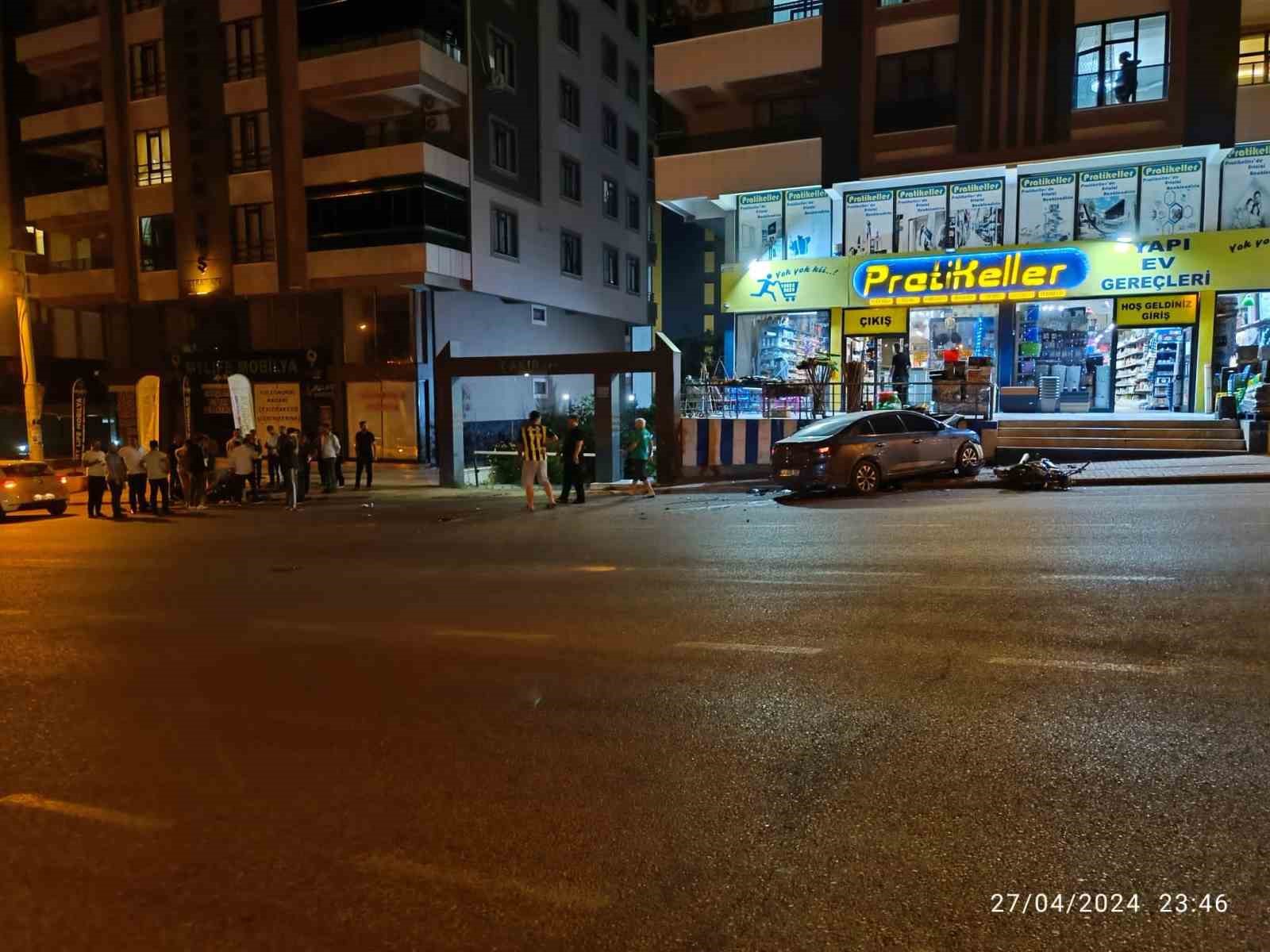 Otomobil ile motosiklet &ccedil;arpıştı: 1 yaralı
