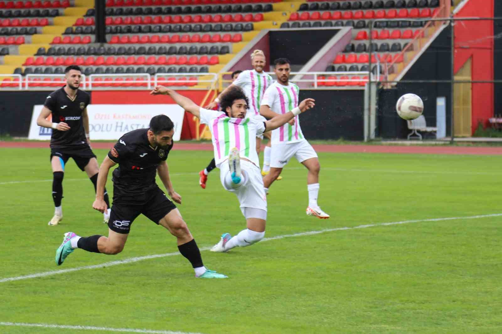 TFF 2. Lig: Kastamonuspor: 3 - Isparta 32 Spor: 0
