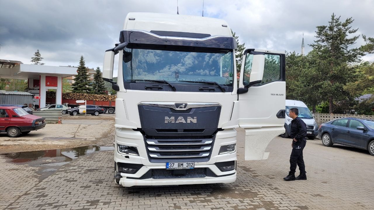 Karabük’te tır otomobille çarpıştı: 1 yaralı