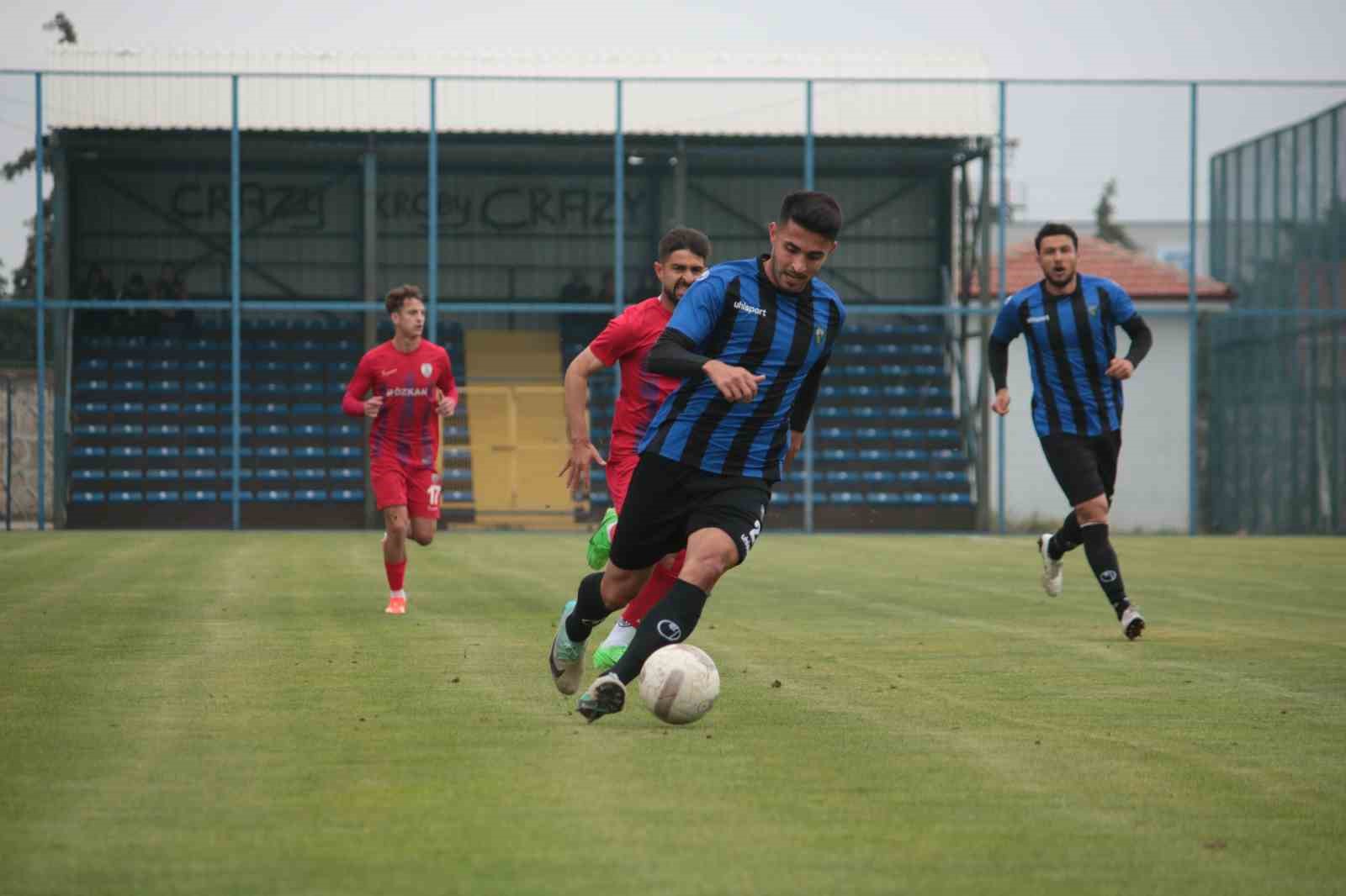 TFF 2. Lig: Karacabey Belediyespor: 2 - Altınordu: 2
