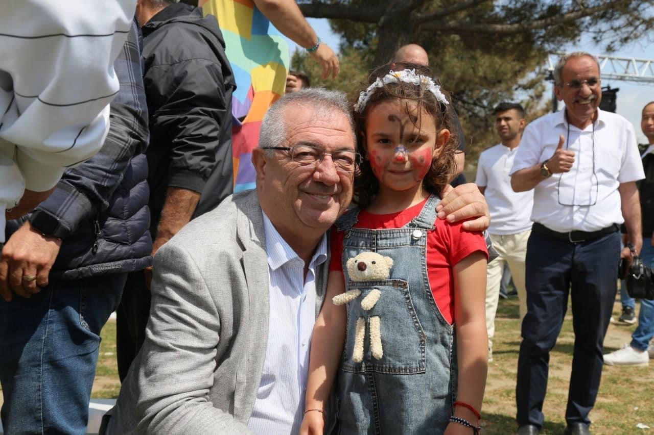 Edremit sahilleri uçurtma ile renklendi