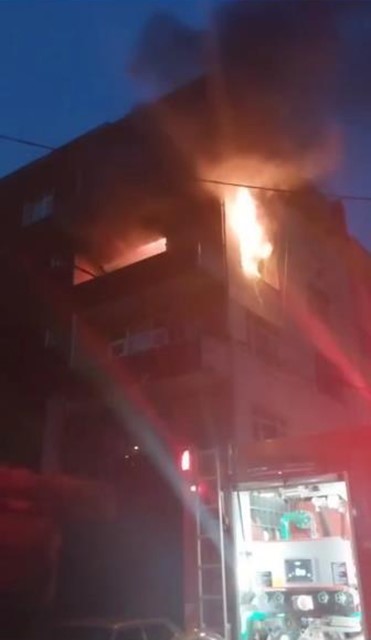 Ataşehir’de 4 katlı binada yangın: 2 yaralı
