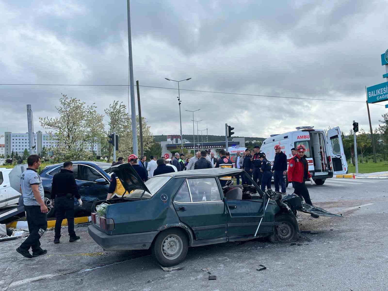 Balıkesir’de trafik kazası: 1 ölü 5 yaralı
