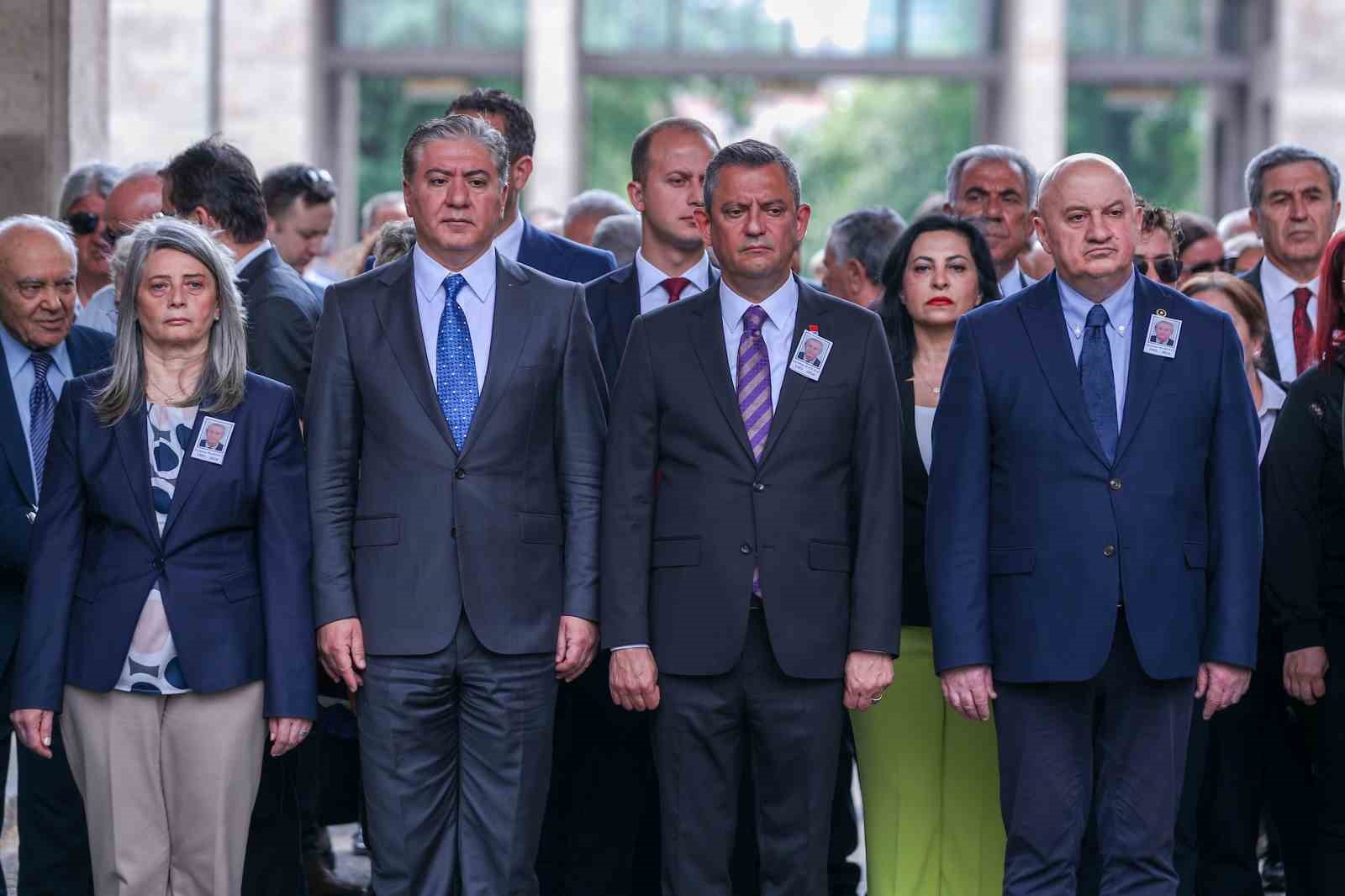 CHP lideri Özel, eski Milletvekili Şeyhmus Bahçeci’nin cenazesine katıldı
