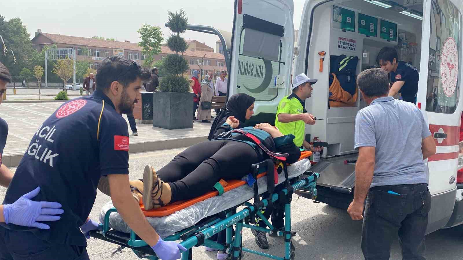 Elazığ’da motosikletin çarptığı kadın yaralandı
