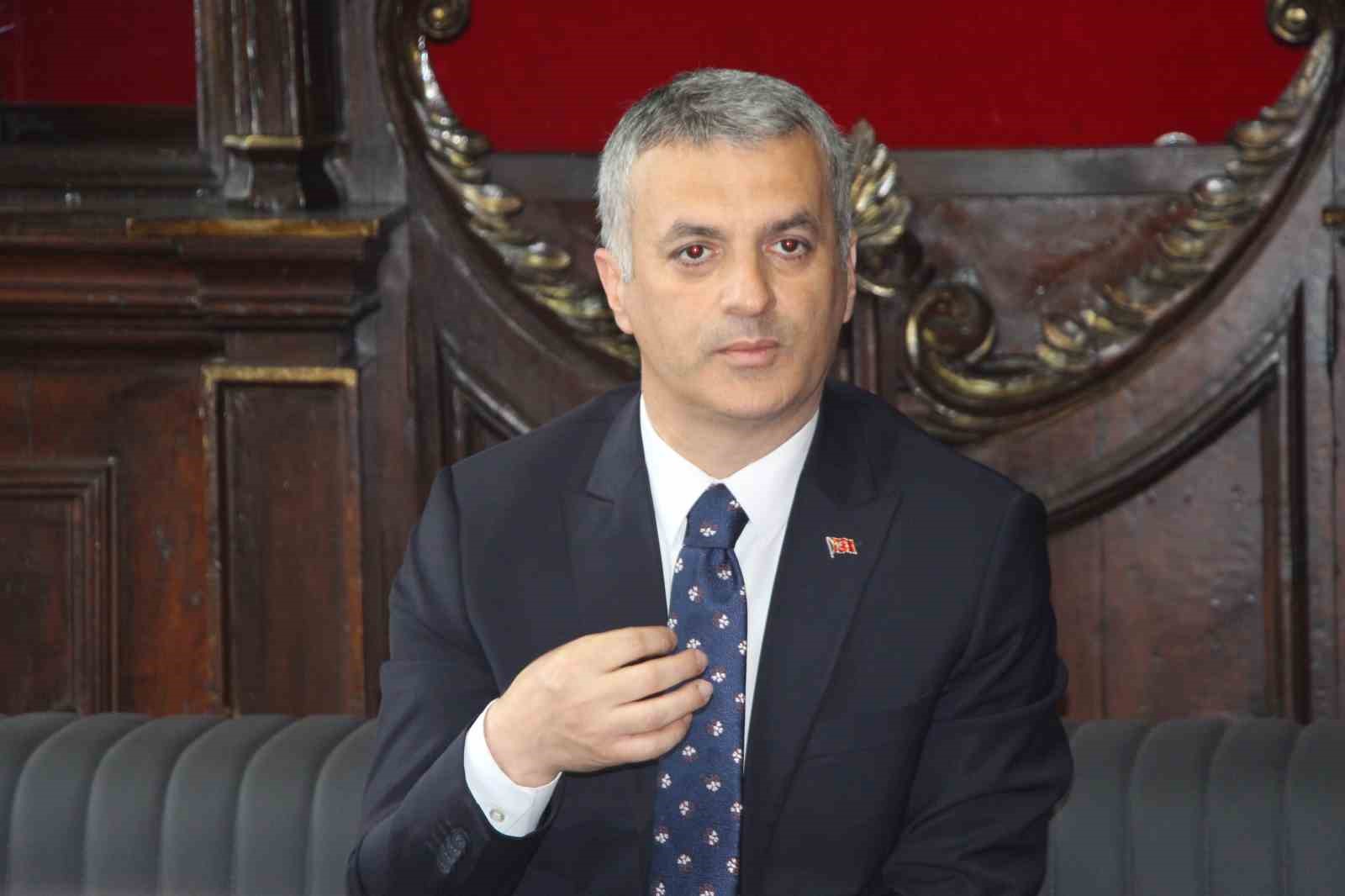 Trabzon’un Yomra ilçesinin İYİ Partili Belediye Başkanı Bıyık partisinden istifa etti
