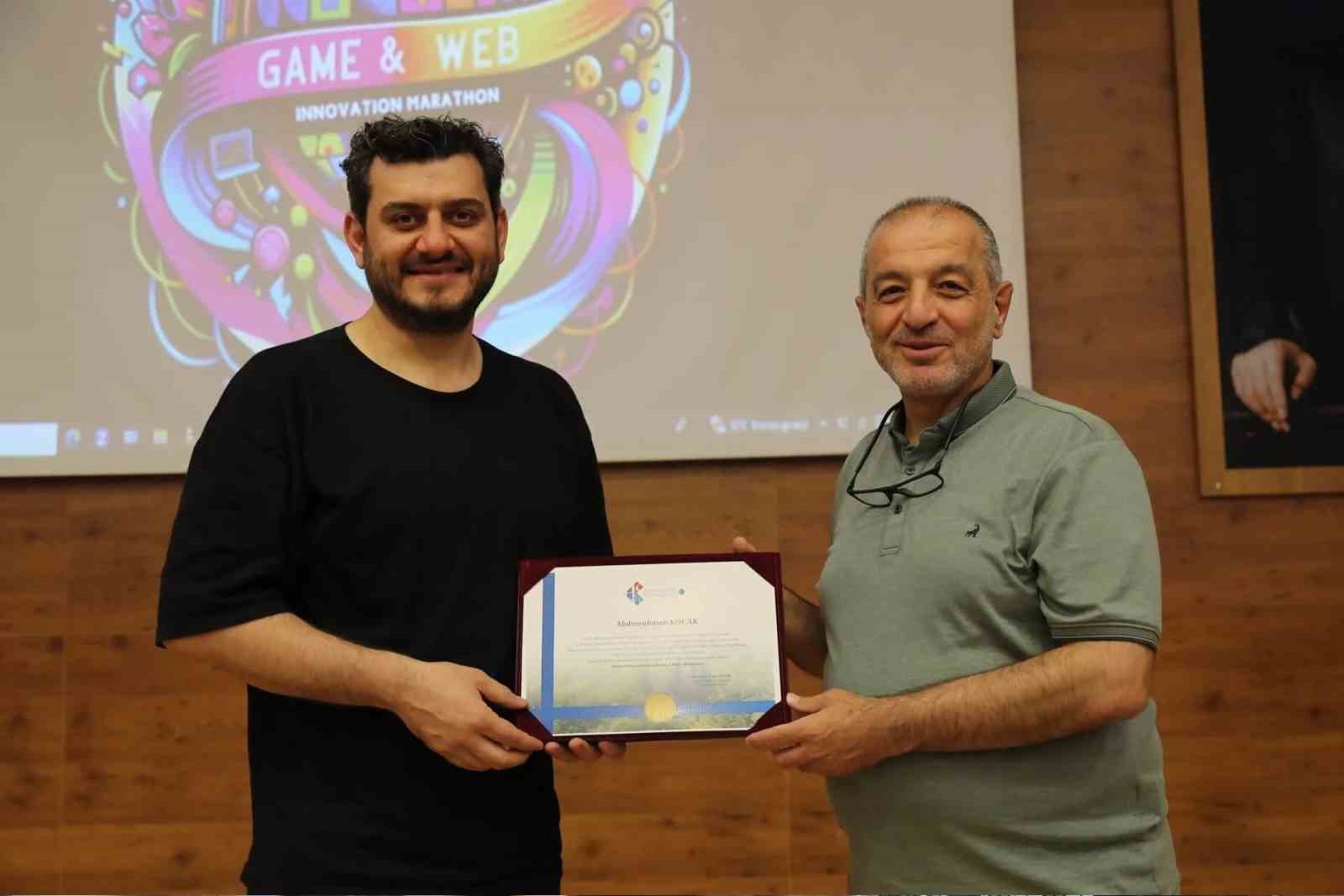 HK&Uuml;&rsquo;de Game Jam ve Web Hackathon buluştu
