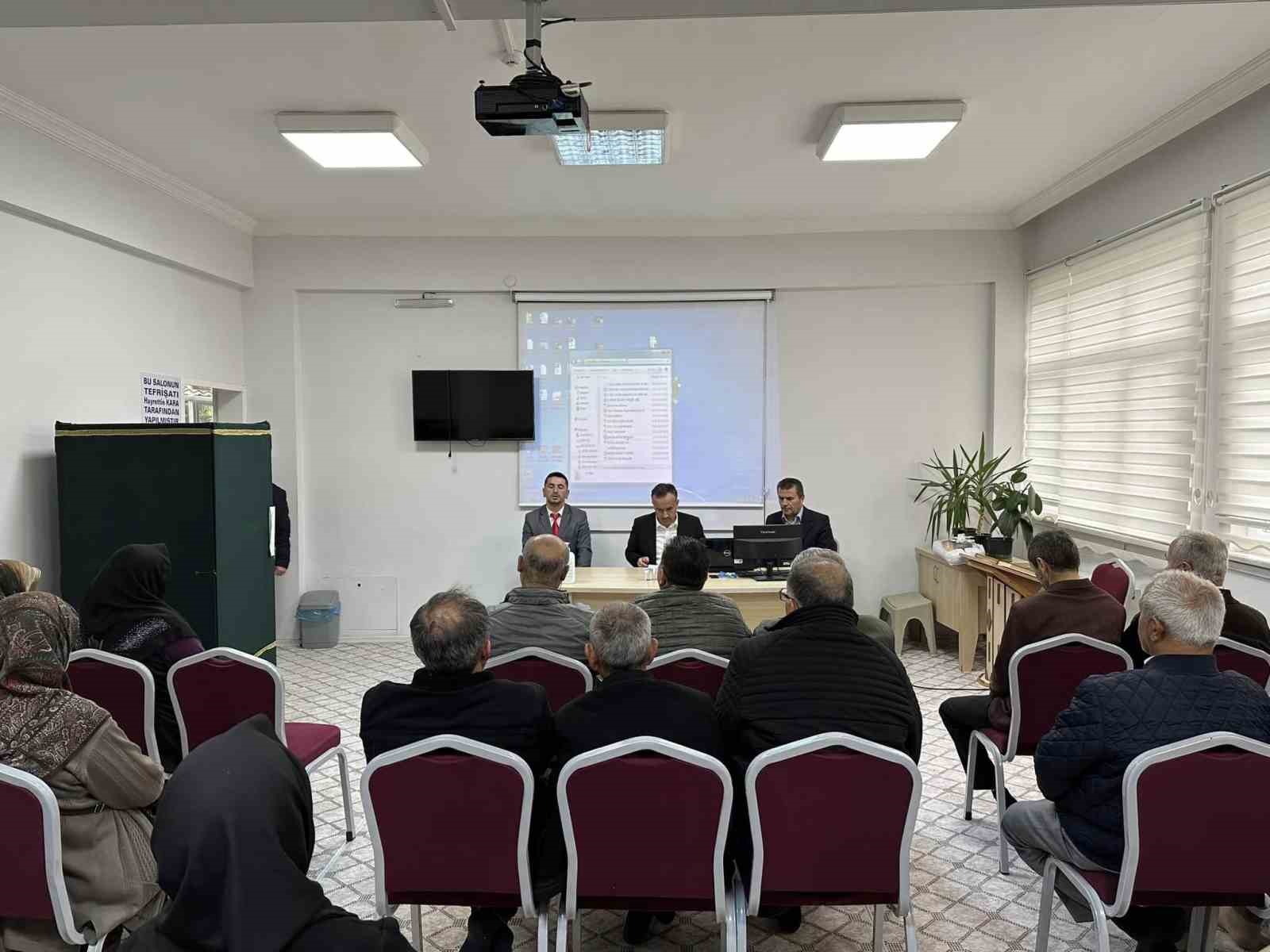 Hacı adayları kutsal yolculuğa hazırlanıyor
