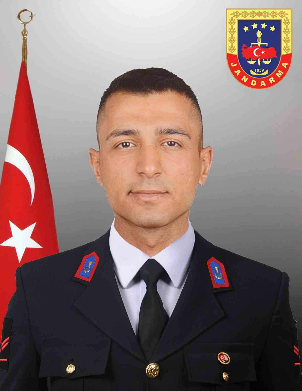 Bakan Yerlikaya: "Şırnak’ta zırhlı aracın devrilmesi sonucu 2 asker şehit oldu"
