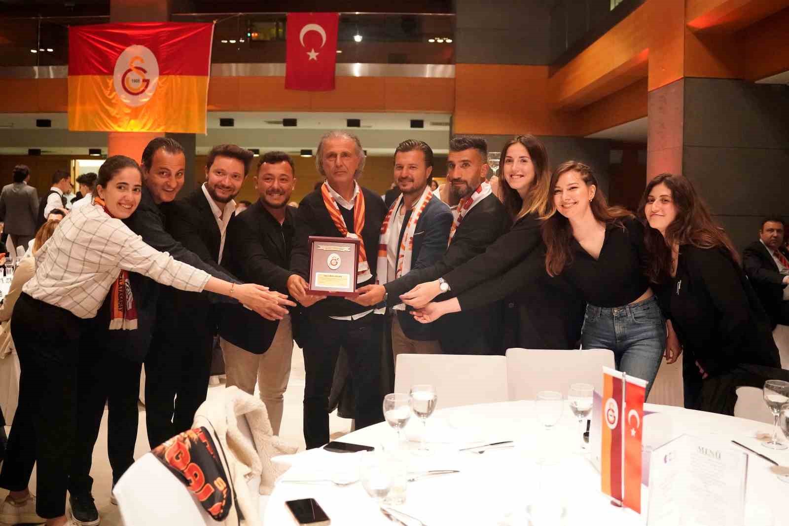 Galatasaraylı Sporcular Derneği’nin dayanışma yemeği düzenledi
