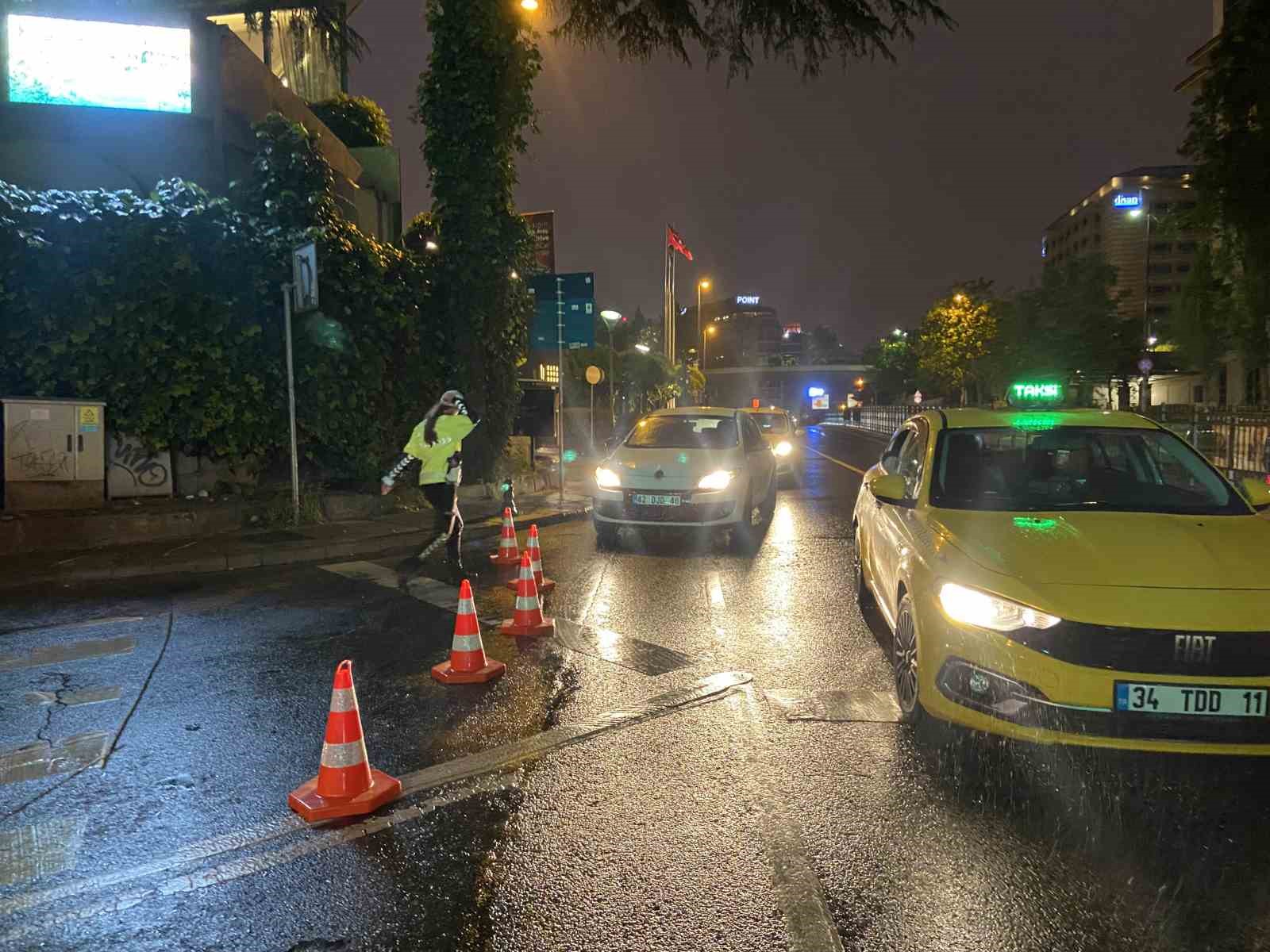 İstanbul&rsquo;da 1 Mayıs nedeniyle bazı yollar trafiğe kapatıldı
