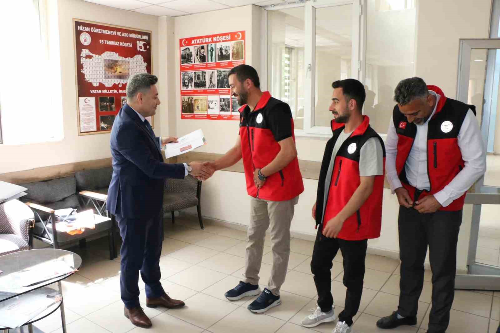 Hizan&rsquo;ın g&ouml;n&uuml;ll&uuml; arama kurtarma ekibi eğitimini tamamladı
