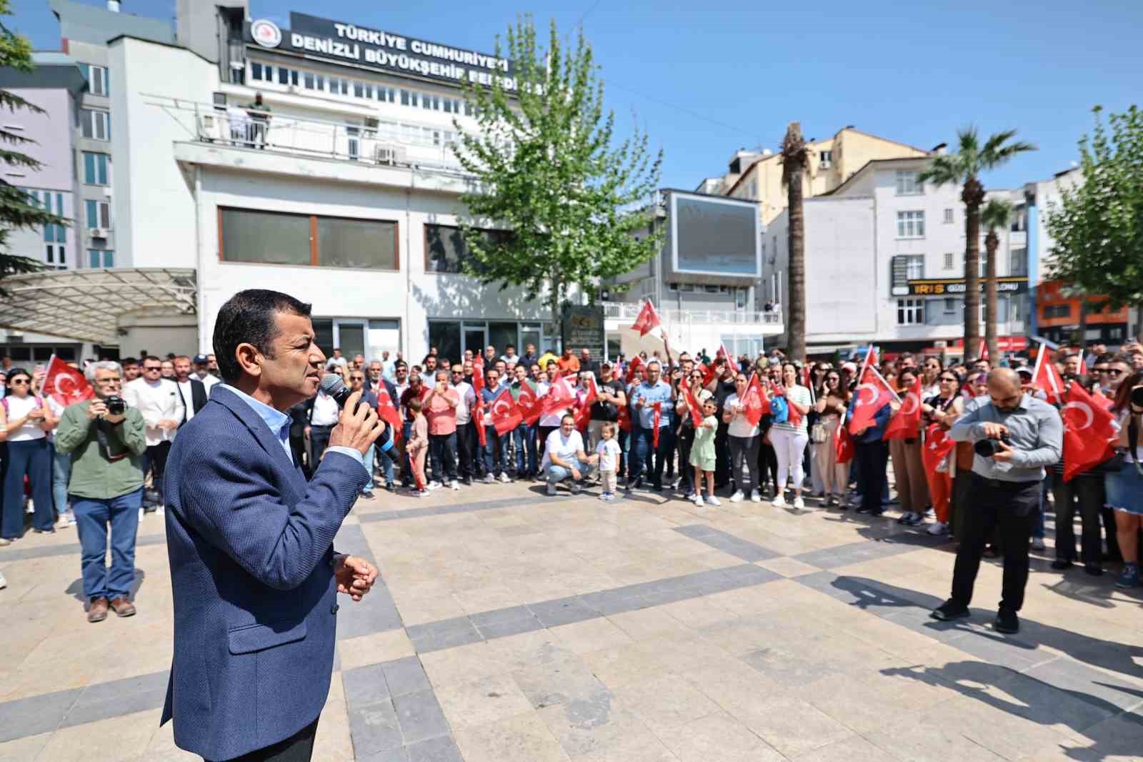 Denizli B&uuml;y&uuml;kşehirde 1 Mayıs Coşkusu
