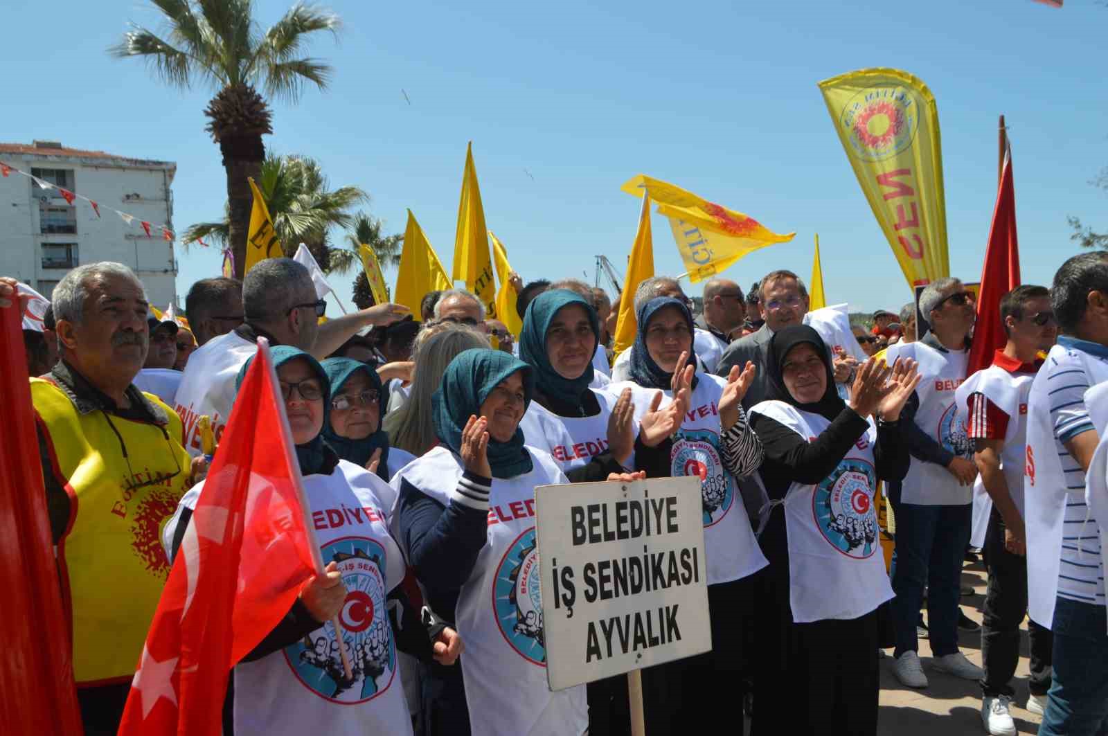Ayvalık&rsquo;ta 1 Mayıs Emek ve Dayanışma G&uuml;n&uuml; coşkusu

