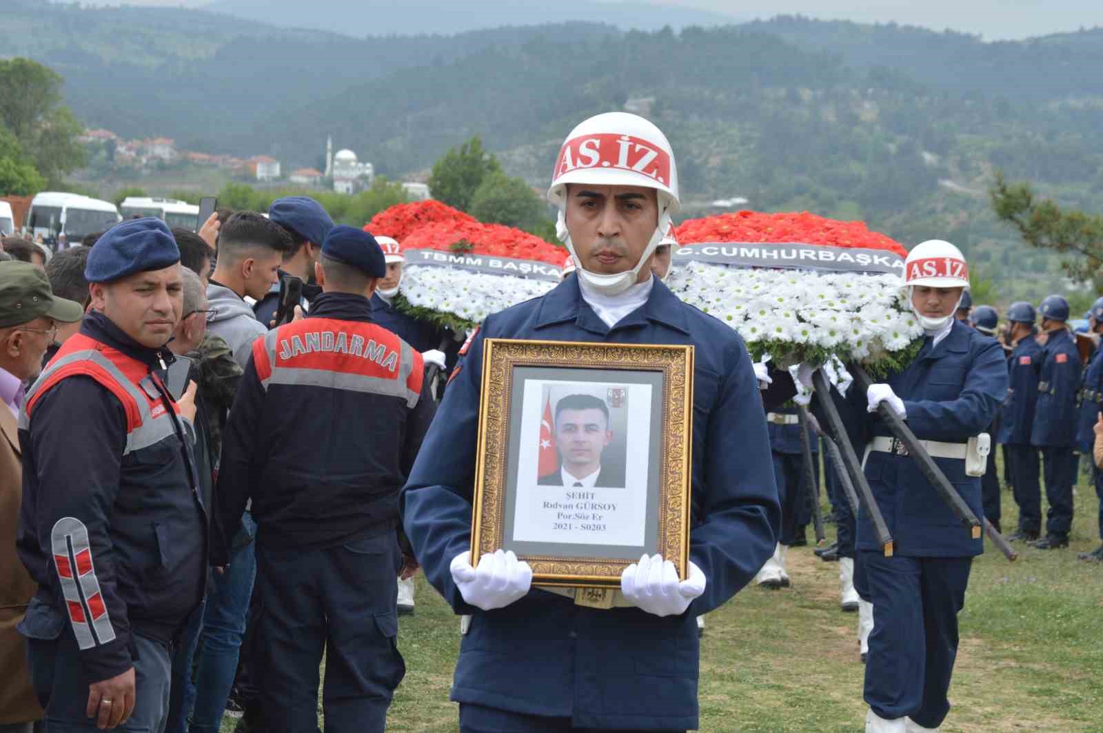 Şehit Rıdvan G&uuml;rsoy, K&uuml;tahya&rsquo;da son yolculuğuna uğurlandı
