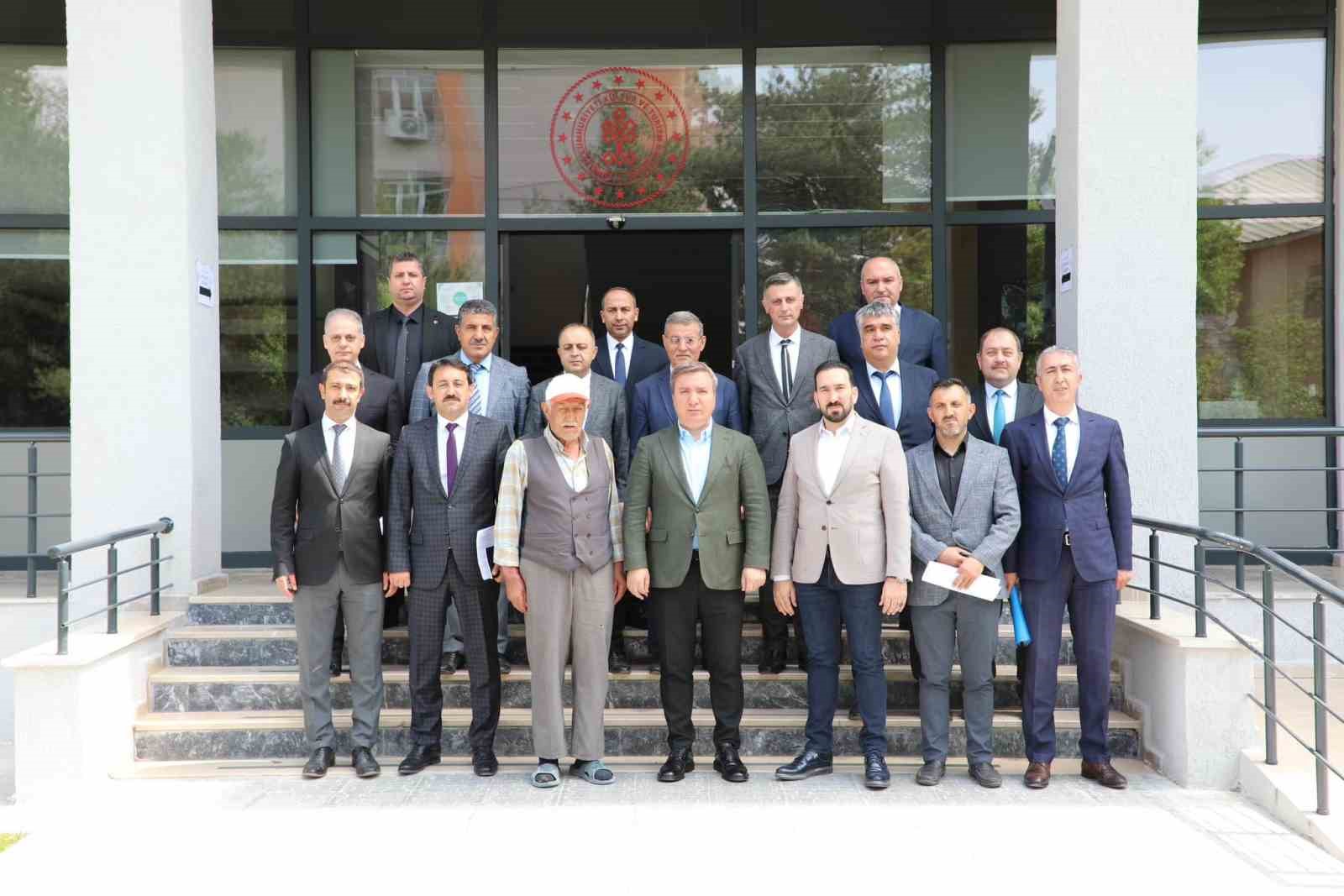 Vali Aydoğdu, "Halk G&uuml;n&uuml;"nde 50 vatandaşı dinledi
