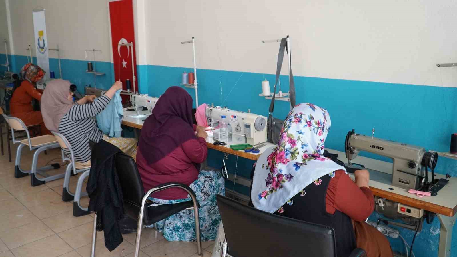 Haliliye’de kadınlar sertifika alıp iş hayatına atılıyor
