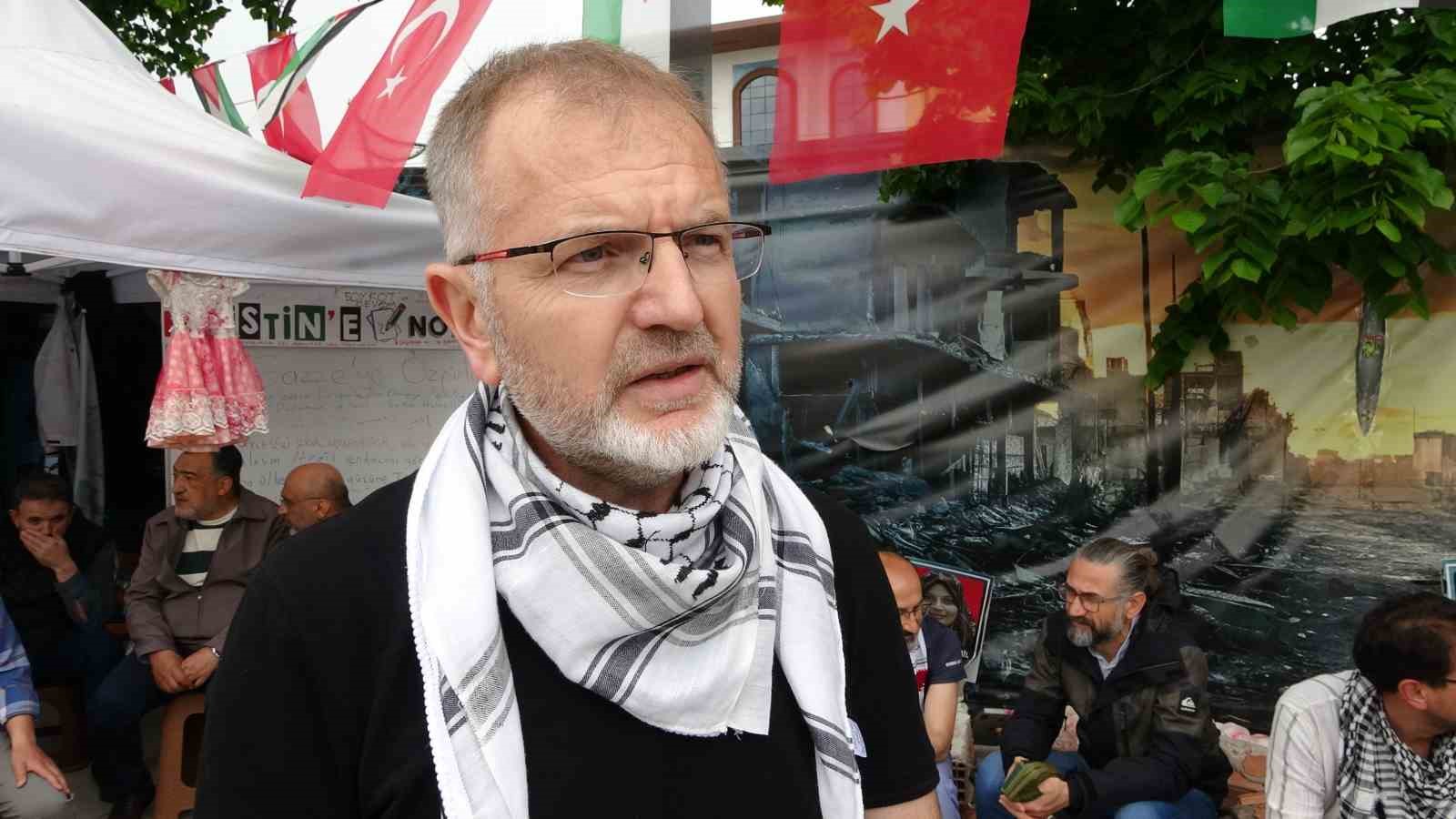 İsrail&rsquo;in Gazze&rsquo;ye saldırılarını oturma eylemiyle protesto ettiler

