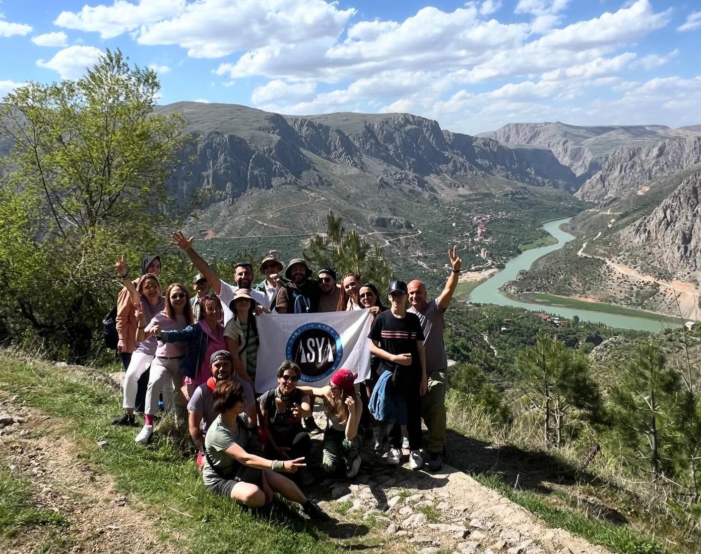 Dağcı ekibi Kemaliye&rsquo;yi gezdi
