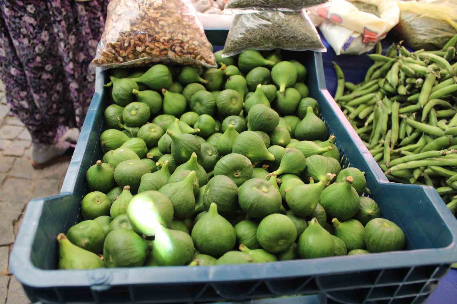 Filmlere konu olan incir re&ccedil;elinde kullanılan ilekler tezgahları s&uuml;sl&uuml;yor
