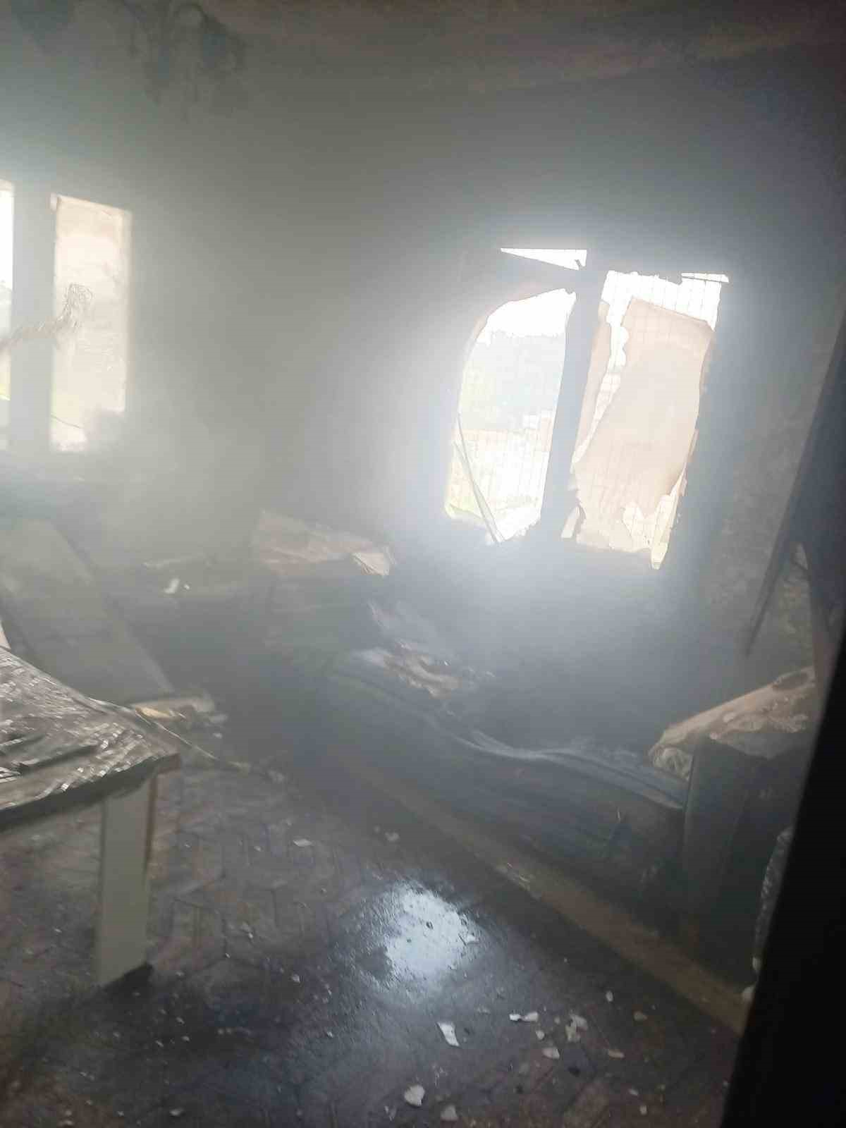 Belen’de çıkan ev yangını söndürüldü
