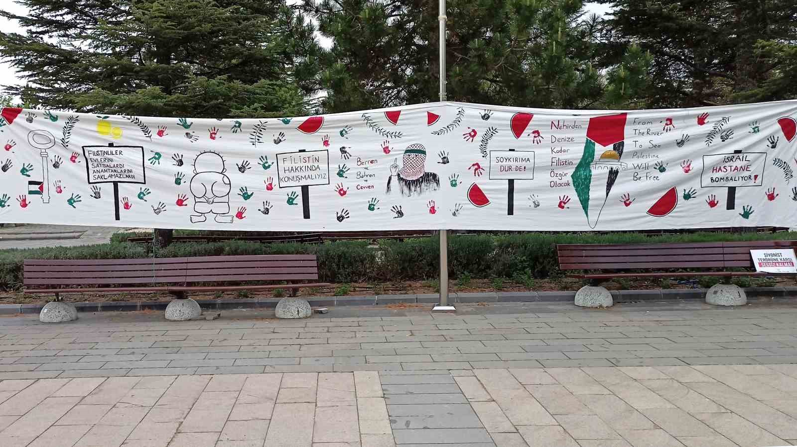 Selçuk Üniversitesi öğrencilerinden Gazze’deki soykırıma barışçıl tepki
