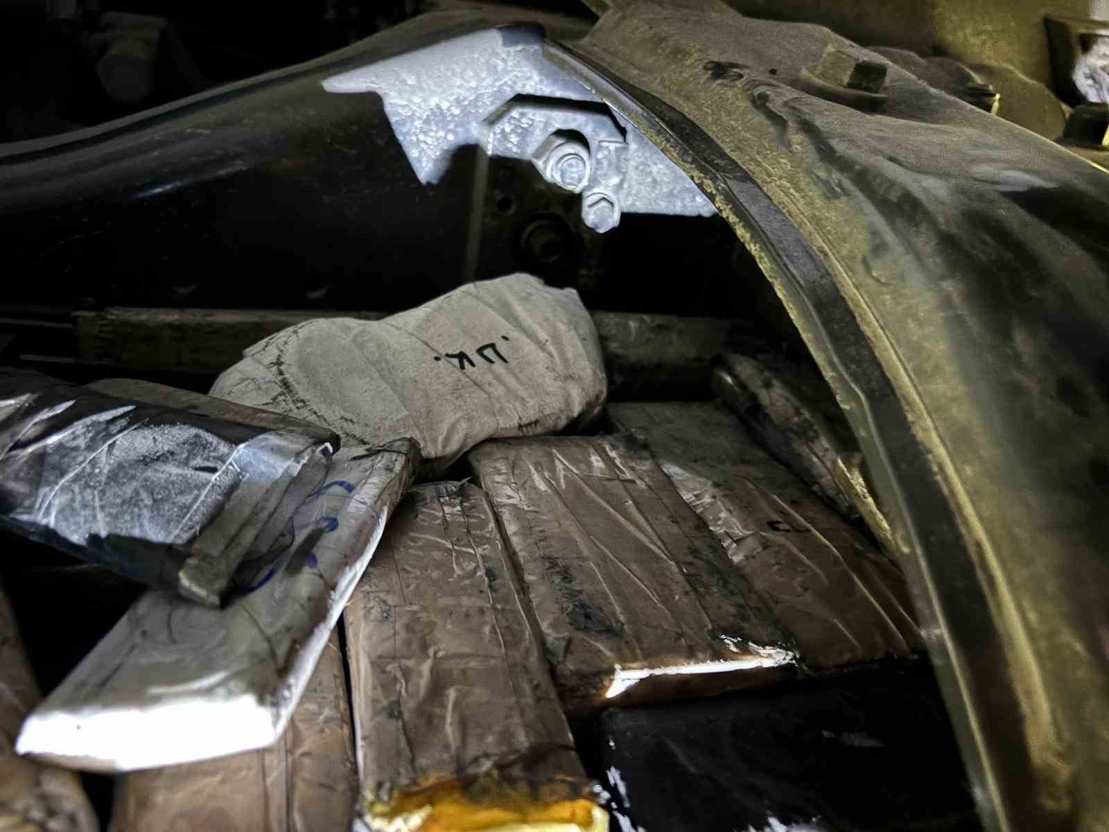 Altın ka&ccedil;ak&ccedil;ılarına darbe, 40 milyon lira değerinde altın ele ge&ccedil;irildi
