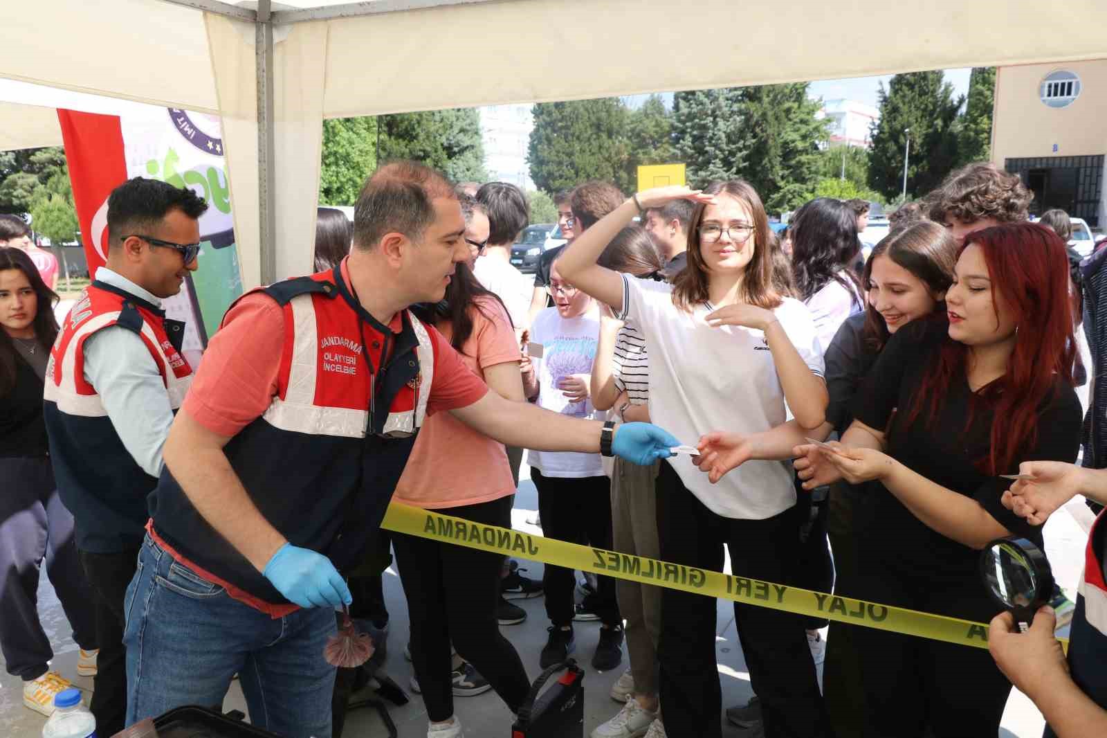 Aydın’da jandarmanın çalışmaları lise öğrencilerine tanıtıldı
