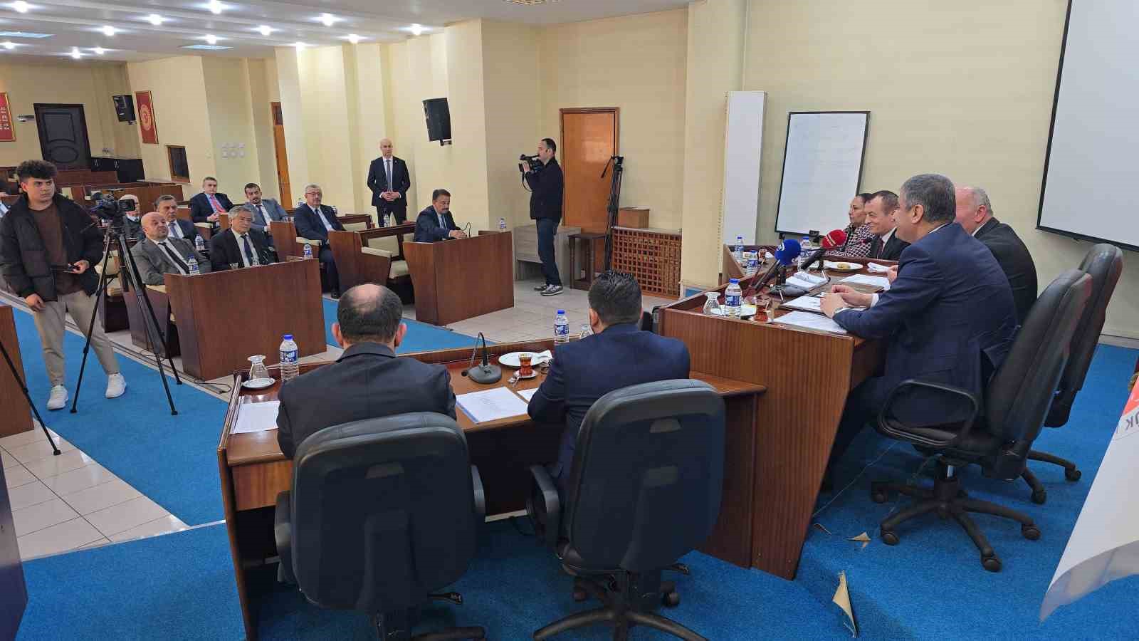 Vali Yavuz’dan İl Genel Meclisine iade-i ziyaret
