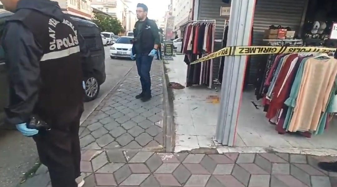 Ankara’da bir kişi tartıştığı kadını boğazından bıçaklayarak ağır yaraladı
