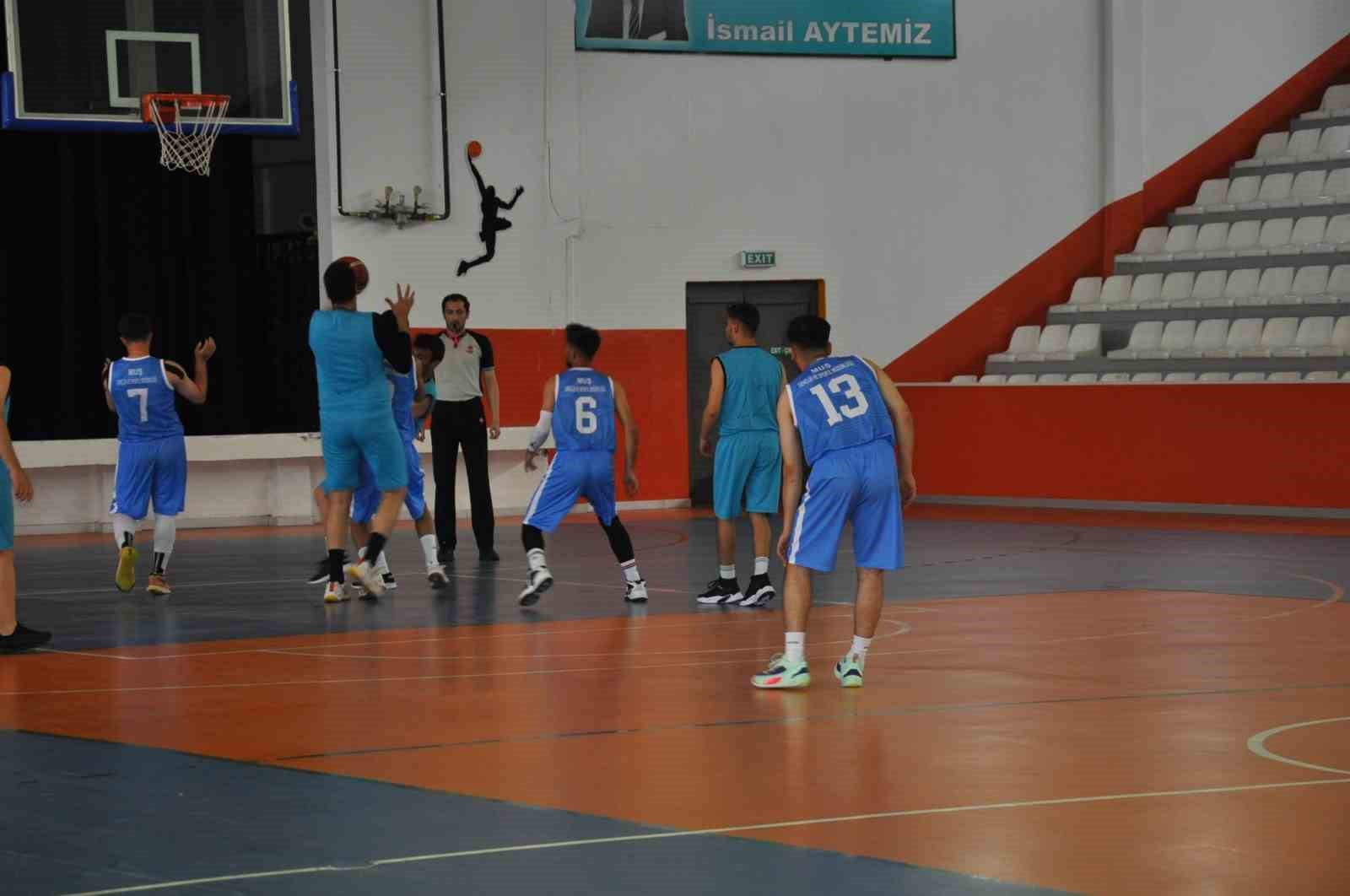 Kars’ta İller Arası Basketbol Turnuvası nefesleri kesiyor
