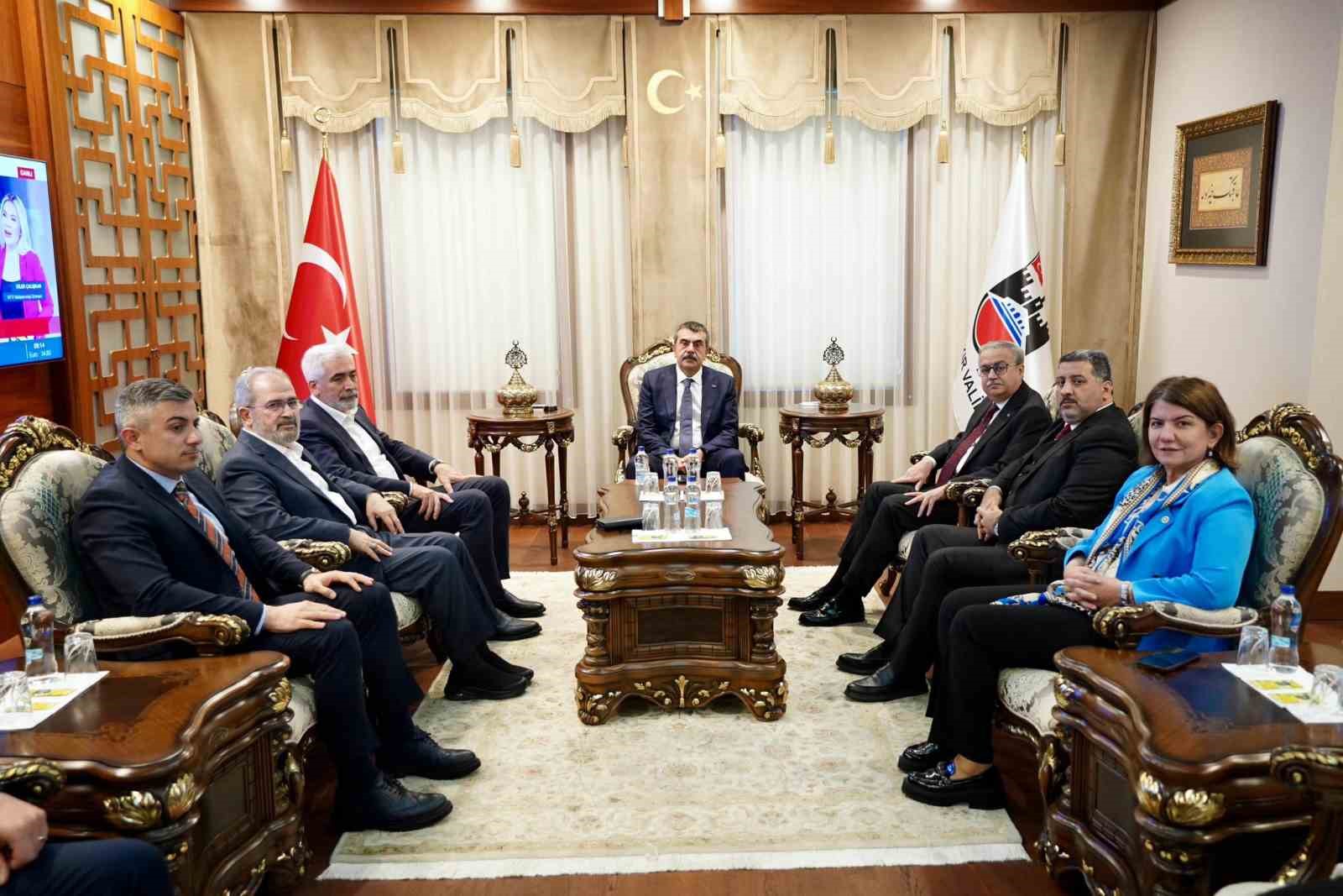 Bakan Tekin: &ldquo;M&uuml;fredat değişikliklerimiz, toplumun her kesiminden ilgi ve alaka g&ouml;rd&uuml;&rdquo;
