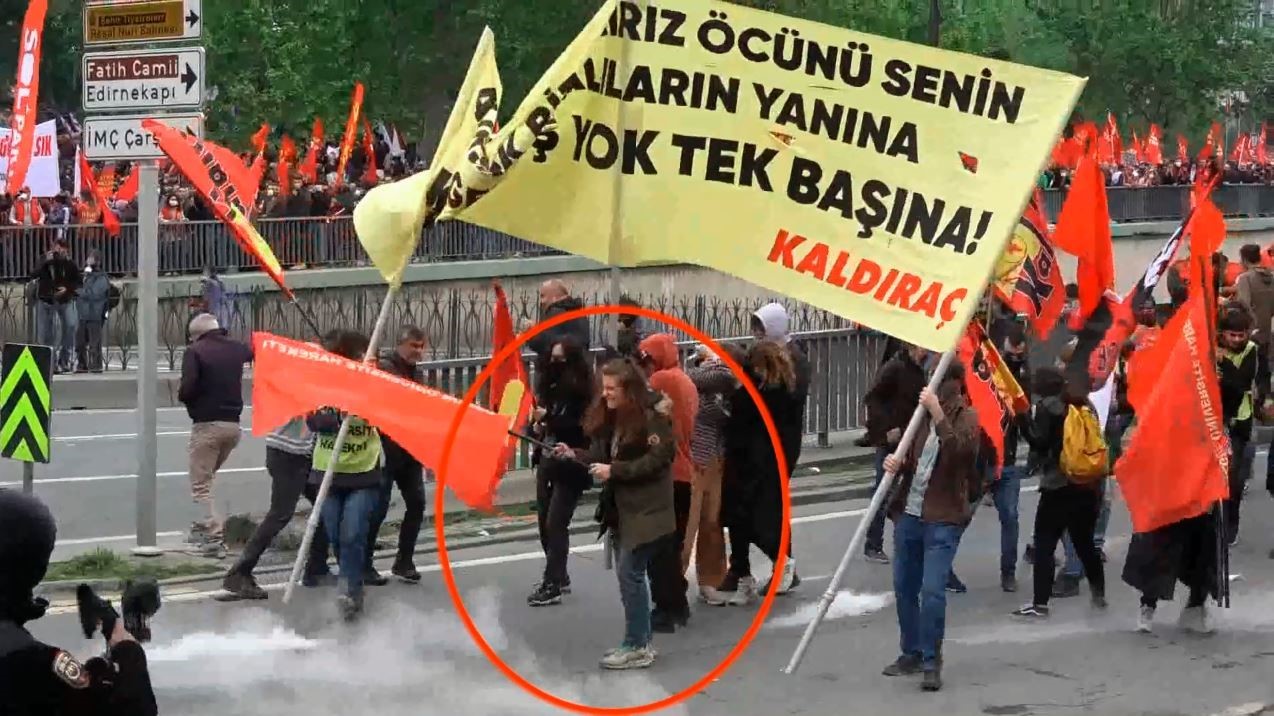 Sara&ccedil;hane&rsquo;de 1 Mayıs&rsquo;ta polise saldıranların yeni g&ouml;r&uuml;nt&uuml;leri ortaya &ccedil;ıktı
