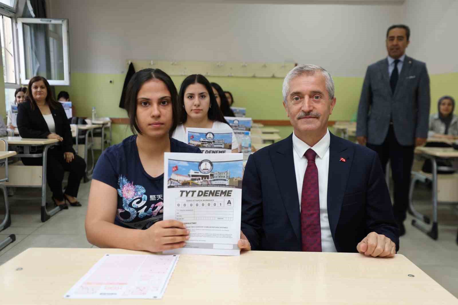 Şahinbey Belediyesi’nden öğrencilere sınav desteği
