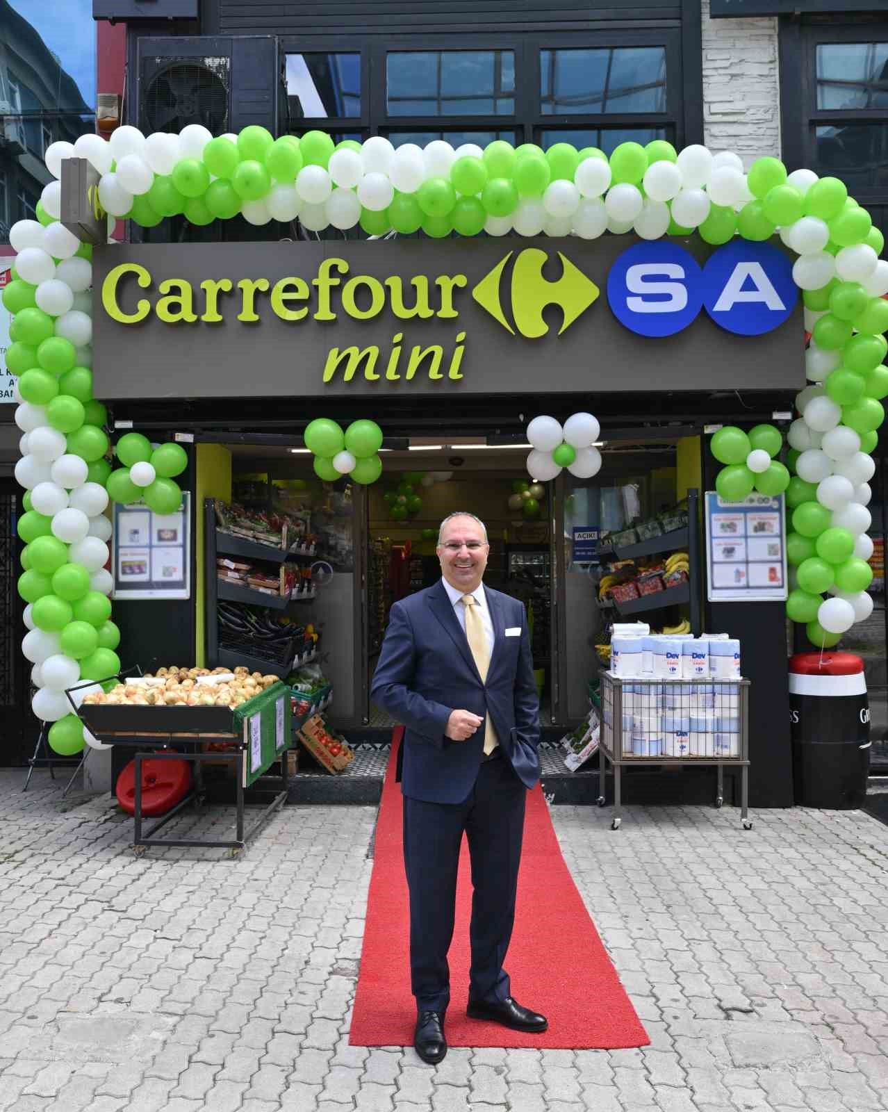 CarrefourSA k&uuml;&ccedil;&uuml;k esnafı destekleyen bayilik sisteminin 400&rsquo;&uuml;nc&uuml; bayisini hizmete a&ccedil;tı
