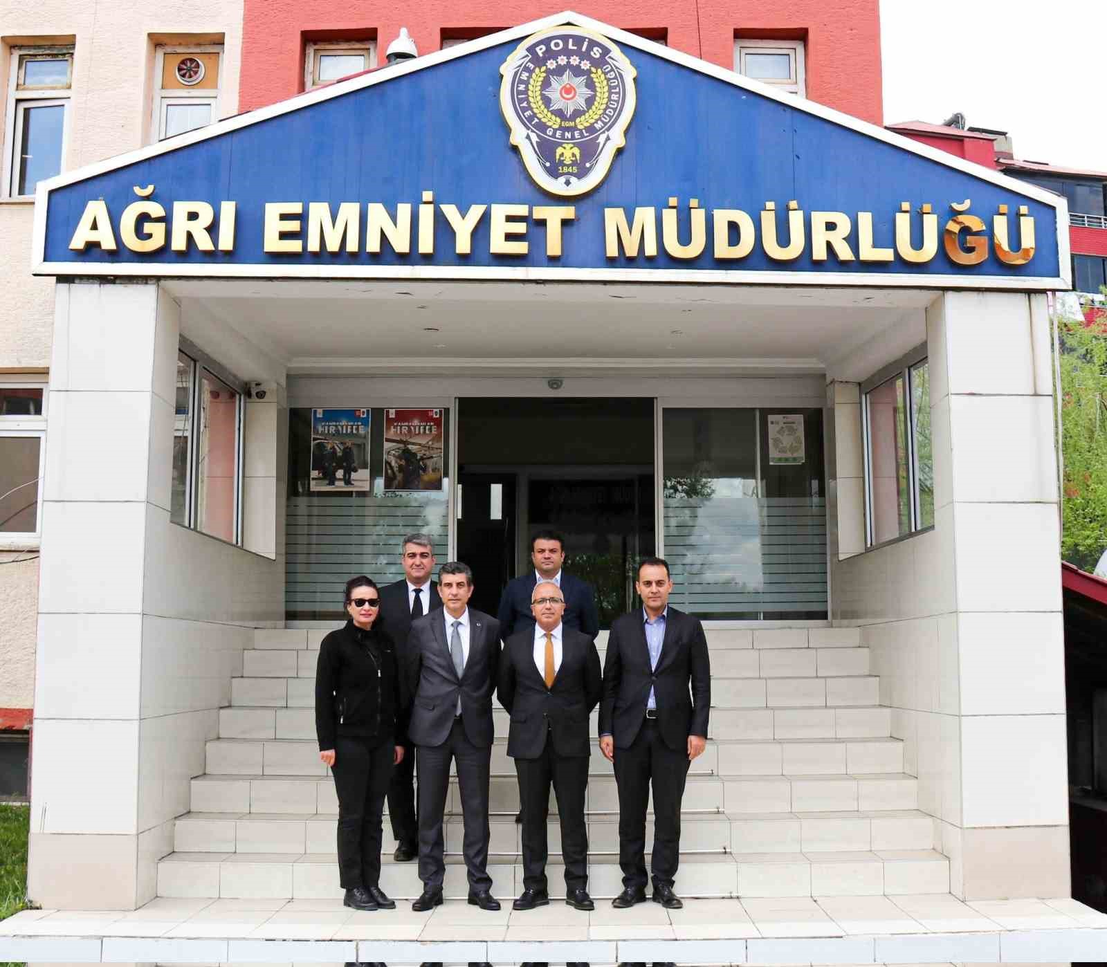 Iğdır Emniyet Müdürü Sakarya, Ağrı Emniyet Müdürü İpar’ı ziyaret etti
