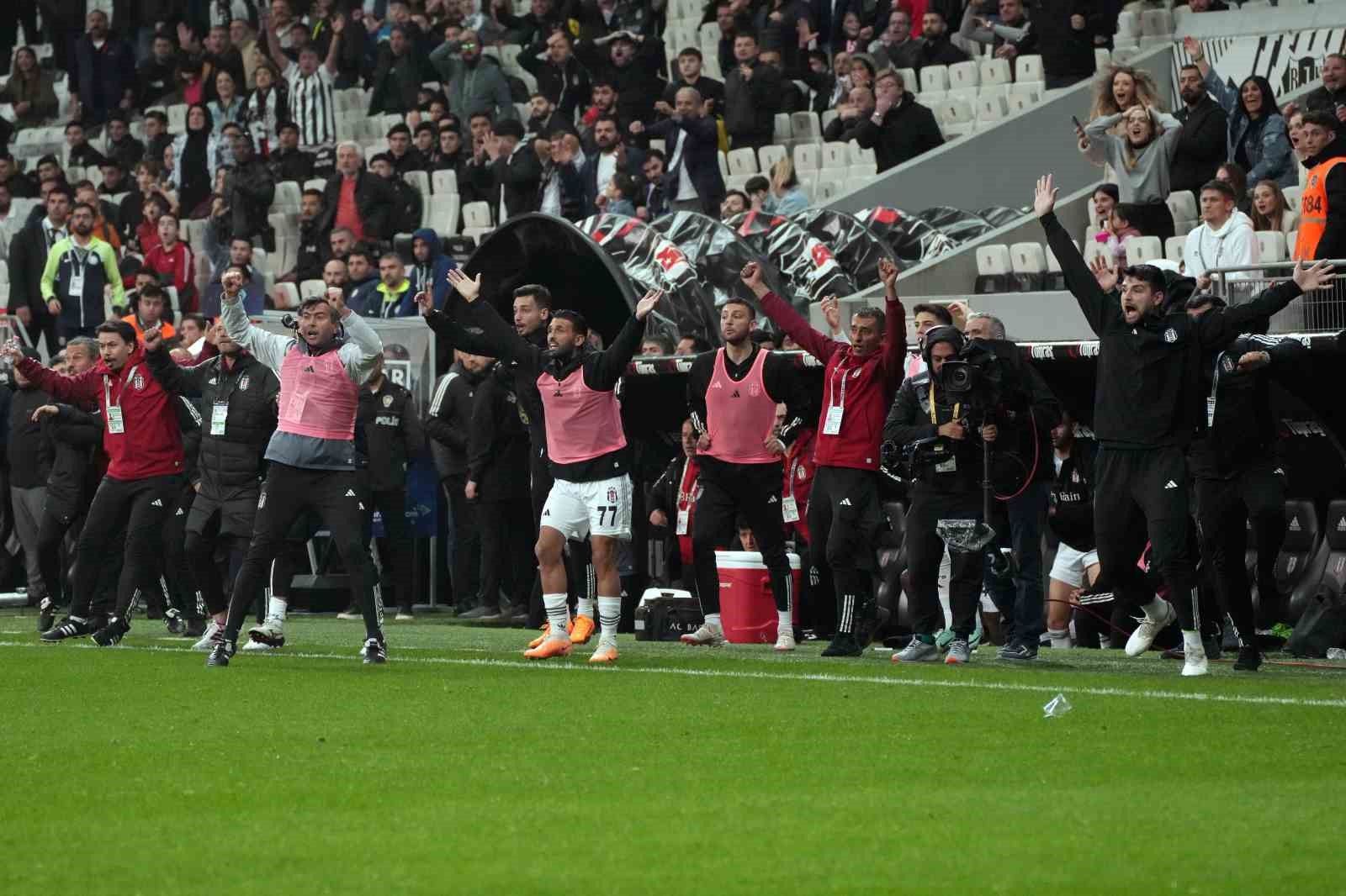 Trendyol Süper Lig: Beşiktaş: 3 - Çaykur Rizespor: 2 (Maç sonucu)