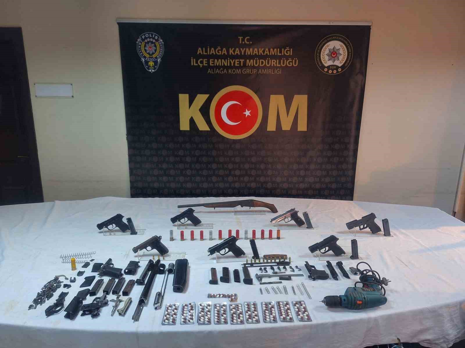 İzmir’deki yasa dışı silah ticaretine 7 tutuklama
