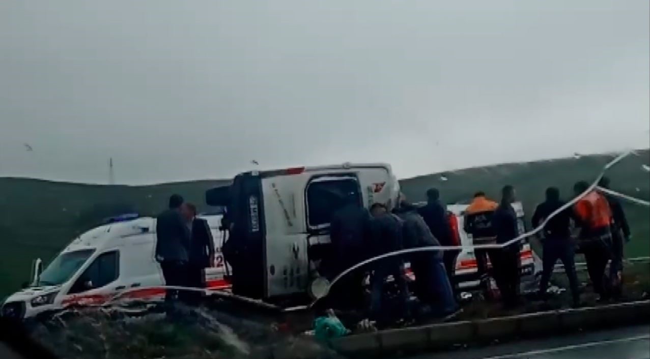 Ardahan&rsquo;da trafik kazasında can pazarı yaşandı 