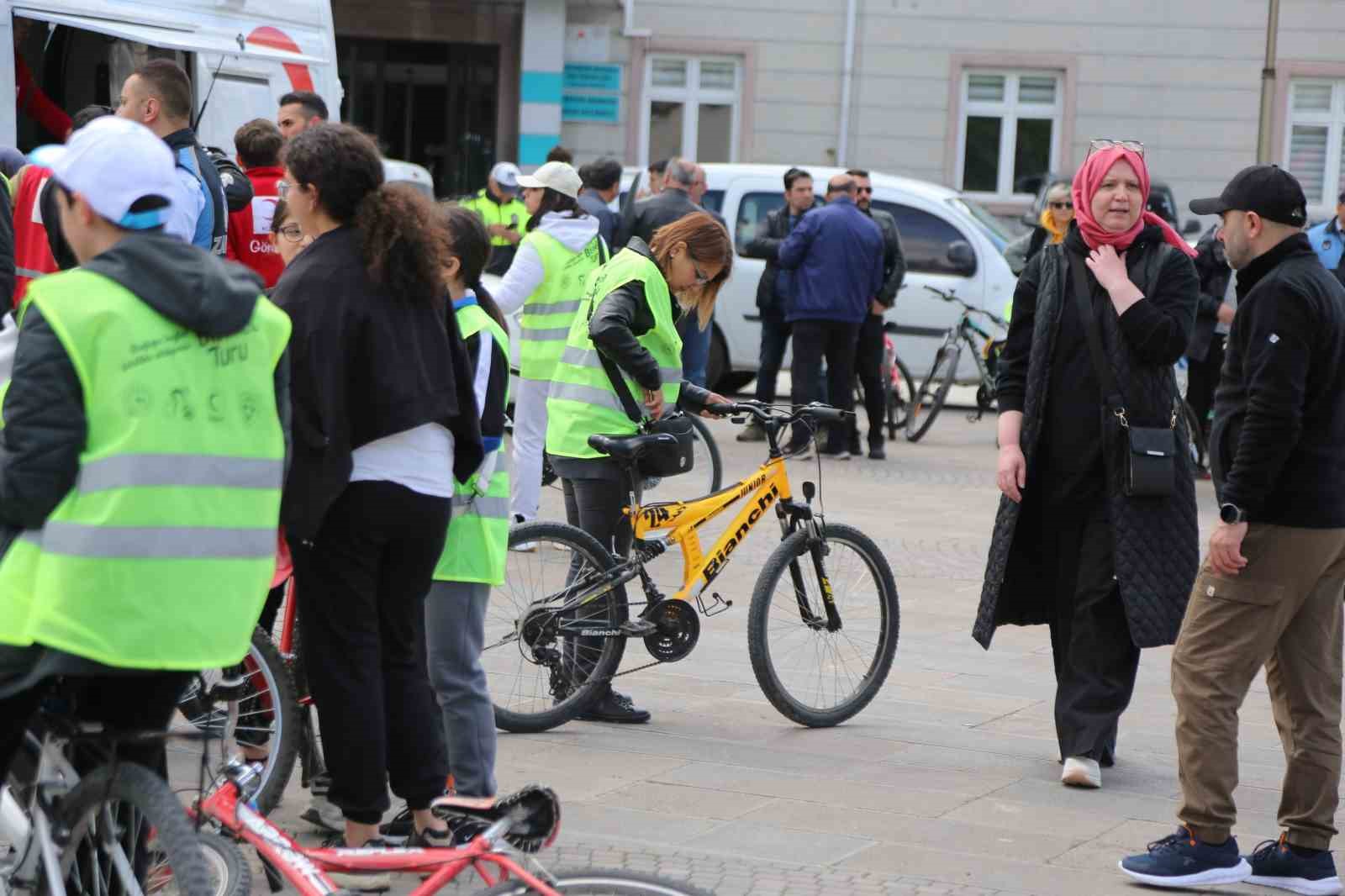 Bağımlılıkla mücadele için pedal çevirdiler
