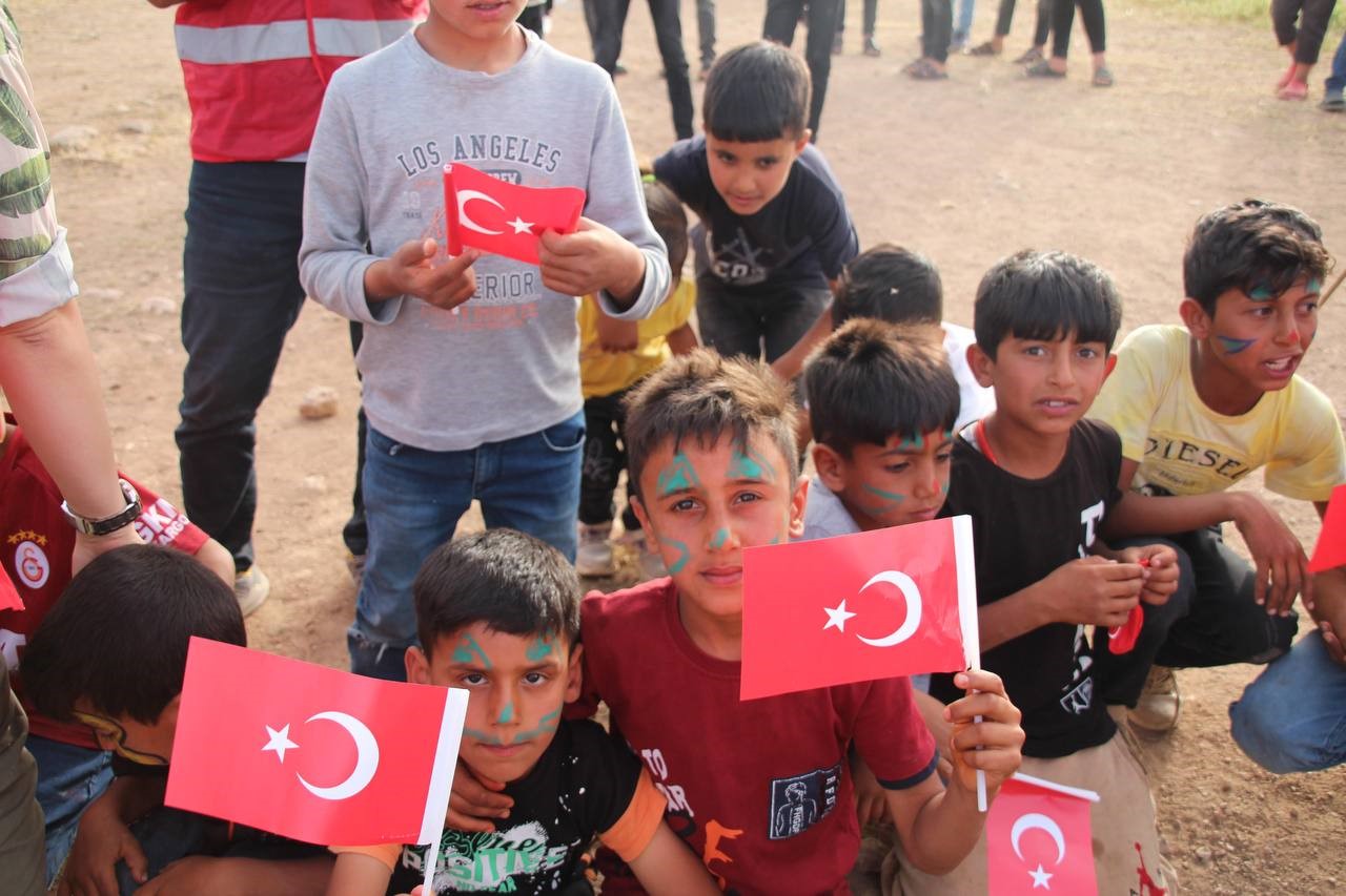 Göçer çocukların oyun ve oyuncak heyecanı