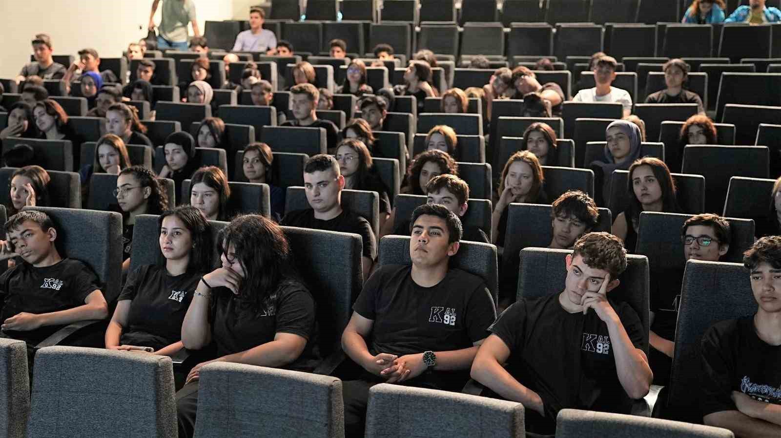 Antalya Bilim Merkezi’nde yapay zeka teknolojileri anlatıldı
