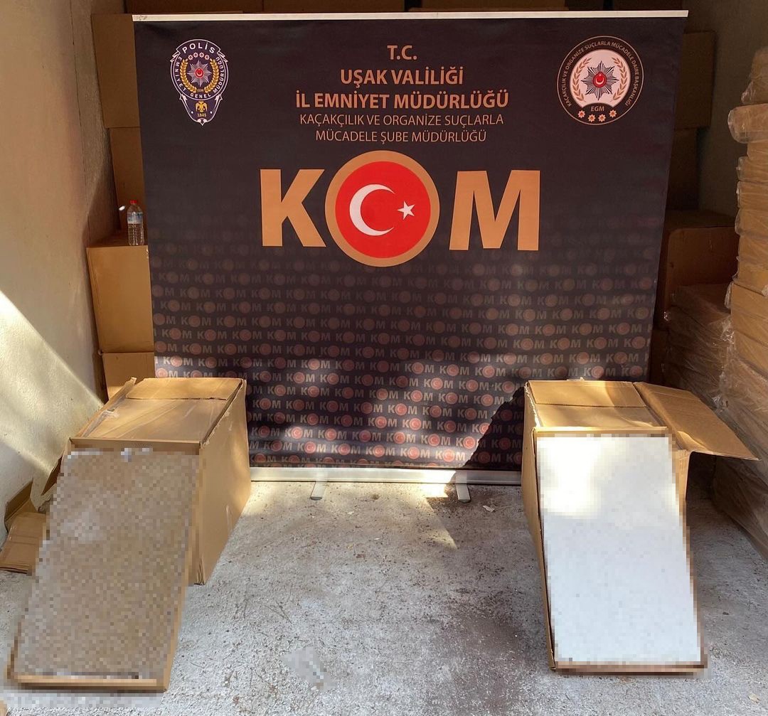 Uşak&rsquo;ta &ccedil;ok sayıda ka&ccedil;ak makaron ele ge&ccedil;irildi
