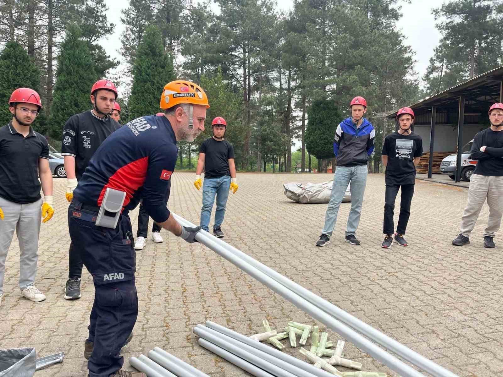 MEB AKUB öğrencilerine AFAD’tan çadır kurma eğitimi
